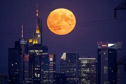Ngắm siêu trăng 'cá tầm' tỏa sáng rực rỡ khắp thế giới
