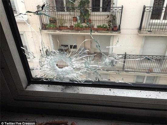 Xả súng tại một tòa soạn báo Pháp khiến ít nhất 12 người chết 3