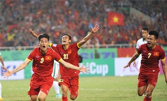 ĐT Việt Nam hơn Thái Lan 11 bậc trên bảng xếp hạng FIFA 2015
