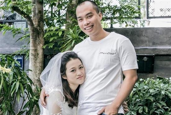 Phú Phong và Quỳnh Chi lệch nhau 7 tuổi, kết hôn sau 3 tháng yêu nhau.