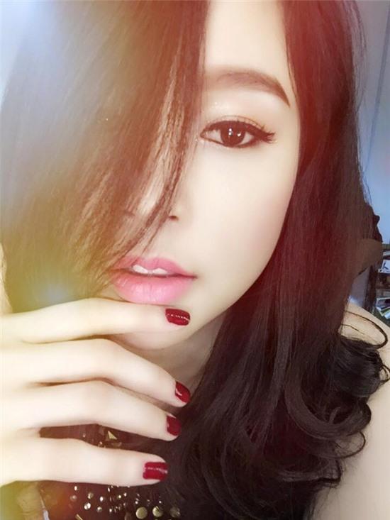 Những hình ảnh selfie nhận không ra hot girl Việt