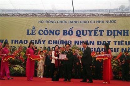 37 tuổi trở thành giáo sư trẻ nhất Việt Nam thế kỷ 21