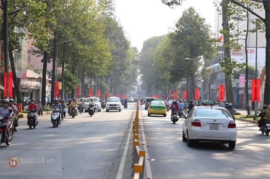 Chùm ảnh: Không khí Tết đã rộn ràng trên từng góc phố Sài Gòn 1