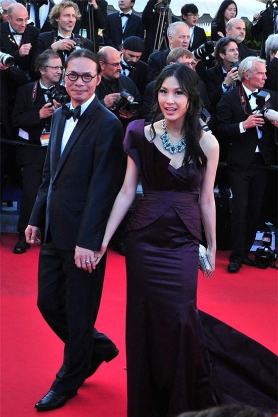 Những lỗi trang phục khiến sao Việt "mất điểm" trên thảm đỏ quốc tế 10