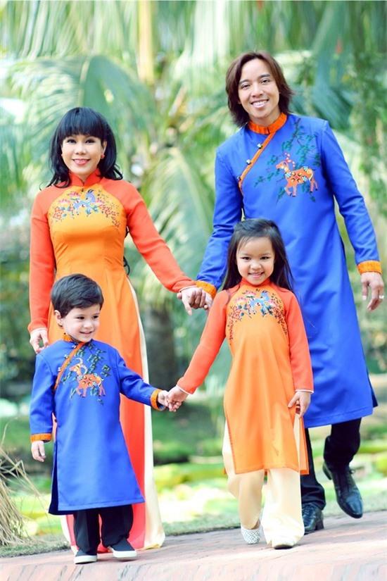 Ngắm các nhóc tì nhà sao Việt xúng xính diện áo dài đón Tết 12