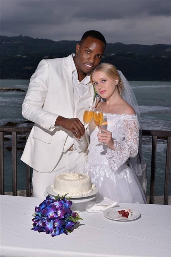 Sao V.League chụp ảnh cưới cùng bạn gái Nga ở biển Caribê 