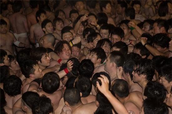 Đến Nhật Bản xem lễ hội khỏa thân "độc nhất vô nhị" 10