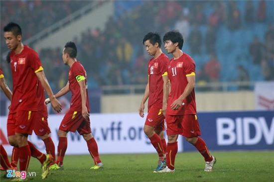 Công Phượng tức giận trong trận thắng của Olympic Việt Nam