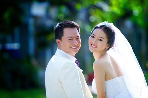 Phan Thị Lý tổ chức đám cưới bên bờ biển