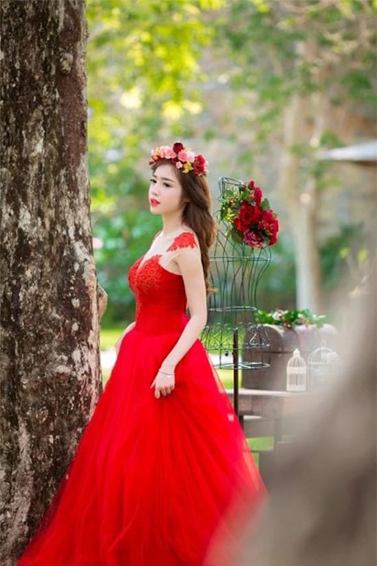 Elly Trần 'gây bão' khi lộ ảnh cưới đẹp lung linh 1