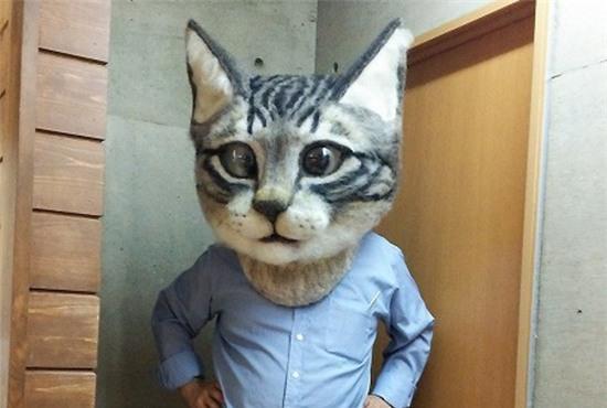 Mặt nạ mèo khổng lồ đang gây sốt trên cộng đồng mạng