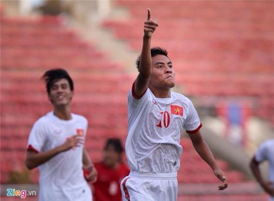 Thắng Singapore 6-0, U19 Việt Nam lên ngôi đầu