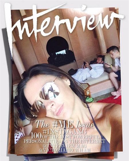 Vic cũng gây chú ý với bức ảnh bìa tạp chí Intervew chụp cô nhí nhảnh với hai nhân vật hậu trường là chồng và con trai cả Brooklyn.