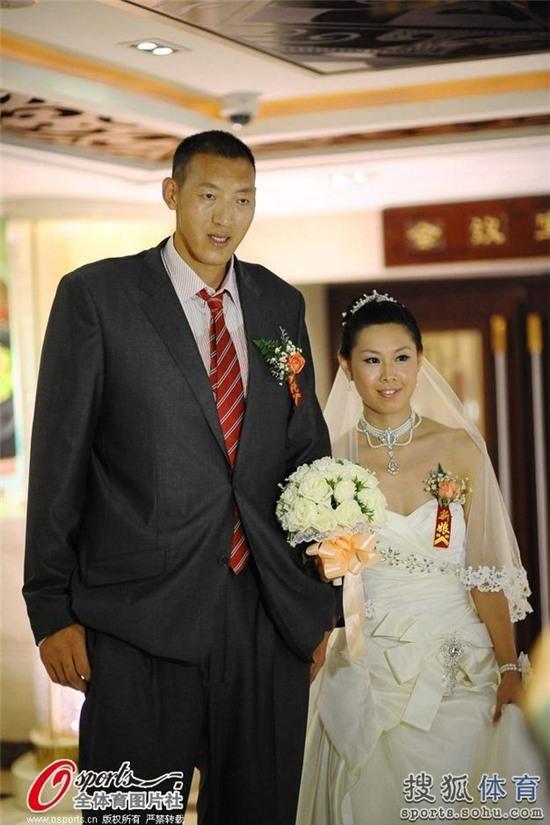 Cặp vợ chồng &#34;khổng lồ&#34; Trung Quốc lập kỷ lục thế giới - 2