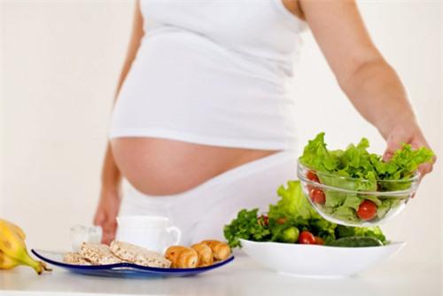 Mang thai tháng thứ 3: Nên và không nên ăn gì? - 1