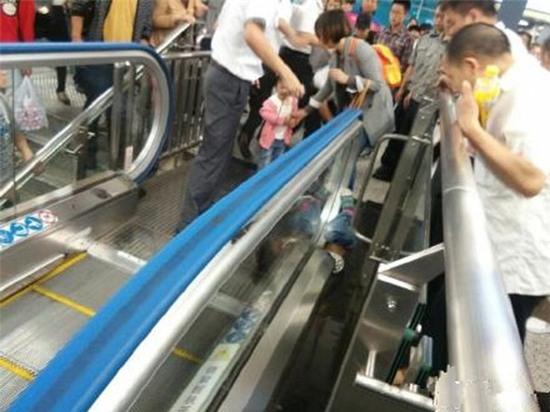 chongqing_escalator2-dc9cd