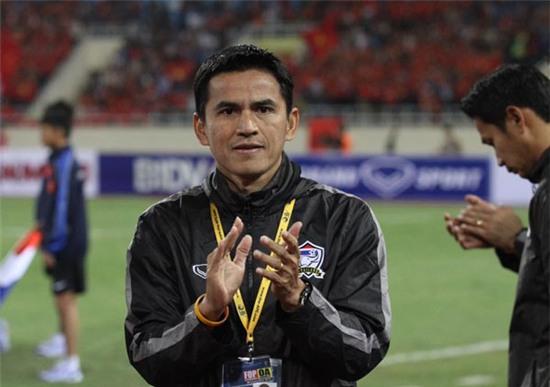 HLV Kiatisuk đã quá am hiểu bóng đá Việt Nam, tuyên bố sẽ đá tấn công.