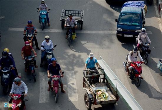 Xe cà tàng vẫn tung hoành khắp Sài Gòn
