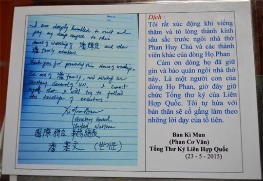  Bút tích và bản dịch của ông Ban Ki-moon được lưu giữ tại nhà thờ dòng họ Phan Huy 