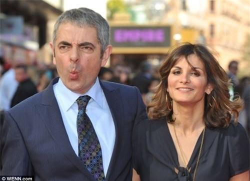 'Mr. Bean' ly hôn để đến với người tình bằng tuổi con gái