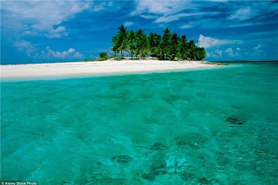 Dẫn đầu danh sách là phong cảnh đẹp như thiên đường của Bahamas với những bãi biển cát vàng và làn nước xanh biếc.
