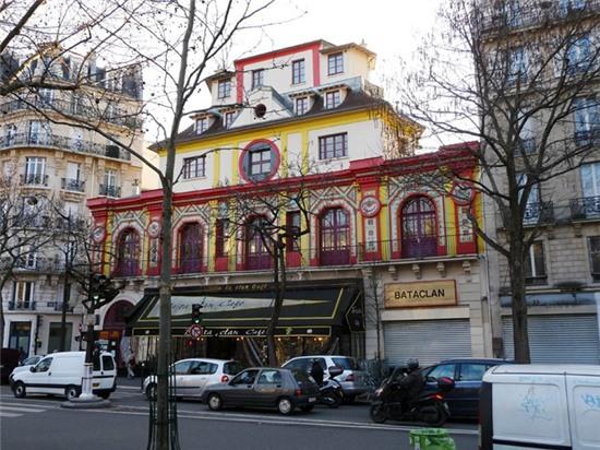 Nhà hát Bataclan: Nằm ở số 50 đại lộ Voltaire, nhà hát Bataclan là một trong những công trình lâu đời của Paris, được thiết kế vào năm 1864 và mở cửa đón khách từ năm 1865. Ảnh: Dailystormer.
