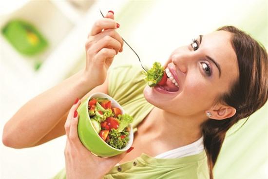 Những lý do bạn nên ăn rau xà lách mỗi ngày