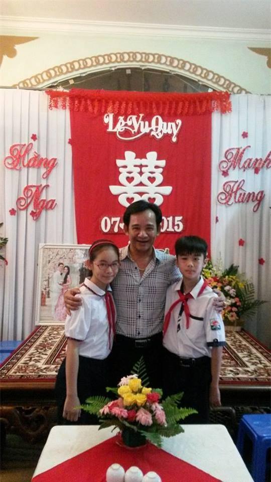  Hai con của Quang Tèo năm nay học lớp 7. Cũng như mẹ, 2 bé ít khi được bố khoe trước công chúng. 