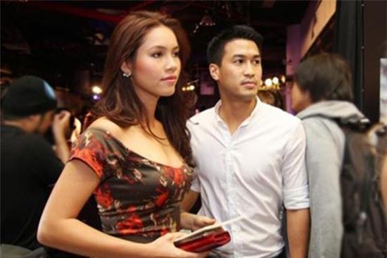  Năm 2012, Hoàng My bị vướng vào tin đồn hẹn hò với Phillip Nguyễn - em chồng của Hà Tăng. Nhiều nguồn tin cho biết, cặp đôi này đã tìm hiểu nhau được 2 năm rồi mới chính thức công khai. 