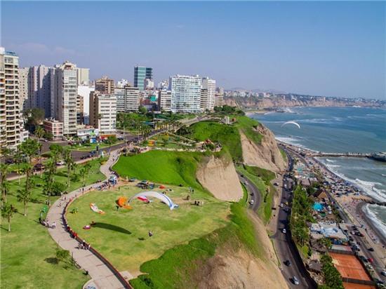 9. Lima, Peru: Lima là nơi có nhiều công viên và cảnh biển tuyệt đẹp, các phòng tranh, cửa hiệu thời trang và đặc biệt là ẩm thực hàng đầu thế giới.