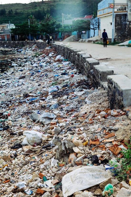 Những bãi rác khổng lồ tại các thiên đường biển đảo Việt Nam khiến ai cũng xót xa - Ảnh 4.
