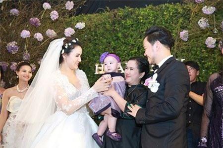 Nhà văn Thu Huệ, Trang Nhung