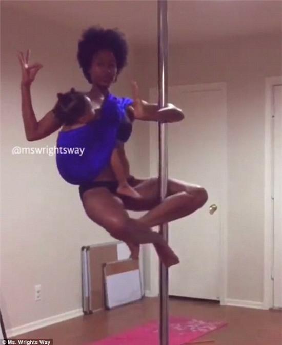 me-mua-cot-cho-con-bu