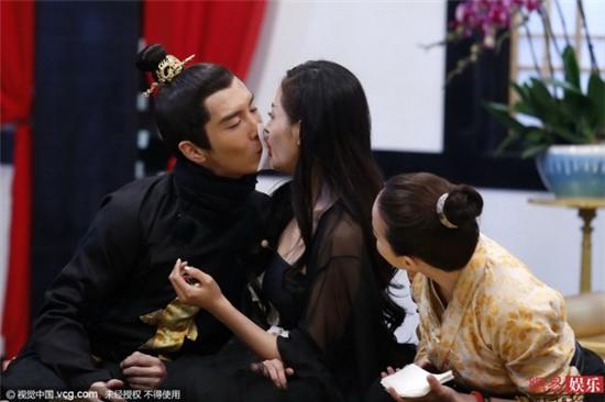 Cặp đôi “Bồng – Thịnh” gây sốt với màn hôn nhau qua tờ giấy mỏng - Ảnh 7.