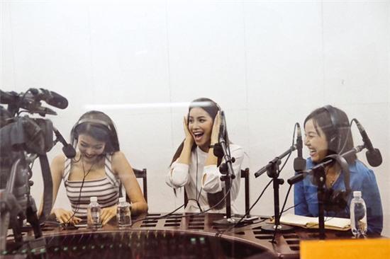 Phạm Hương đăng ảnh đùa giỡn thân thiết bên Lan Khuê, xóa tin đồn bất hòa - Ảnh 5.