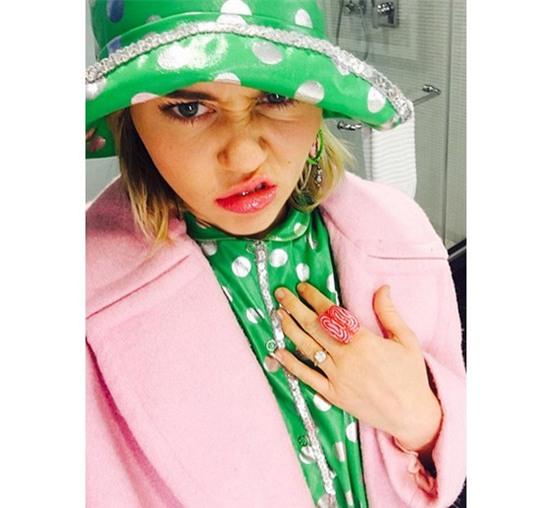 Miley Cyrus tái đính hôn cùng Liam Hemsworth