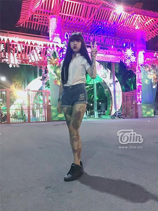 Những hình xăm nổi bật trên người cô gái trẻ.