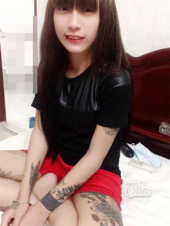 Những hình xăm giờ đã trở thành thương hiệu của Hân.