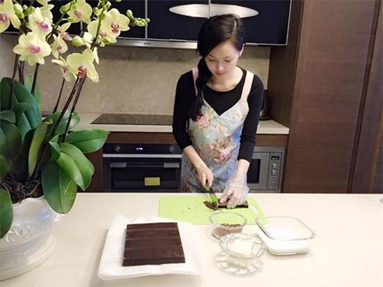 Đọ vẻ xinh đẹp của hotgirl Việt khi bầu bí - Ảnh 2.