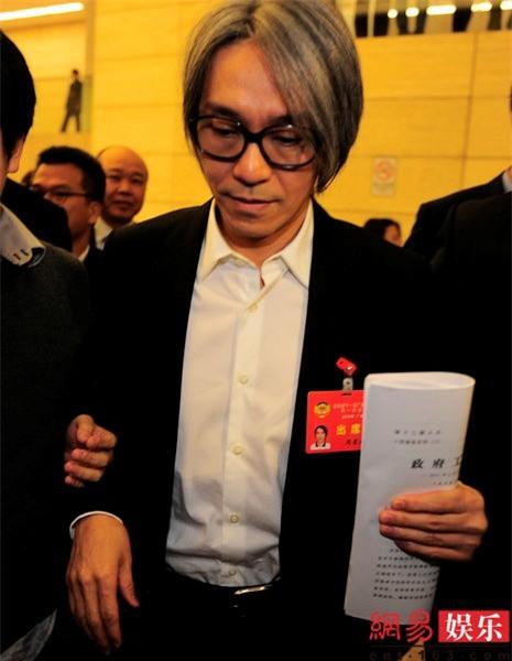 Châu Tinh Trì bị chỉ trích vì vắng mặt tại hội nghị cao cấp