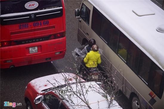 Tắc đường 10 km vì đoàn xe lên Sa Pa ngắm tuyết