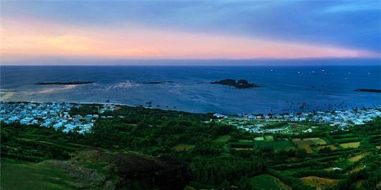 Một góc đảo Phú Qúy. Ảnh: skytour.