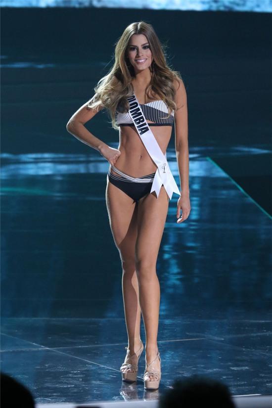 Ariadna Gutierrez trong đêm chung kết cuộc thi Hoa hậu Hoàn vũ 2015, tháng 12/2015.