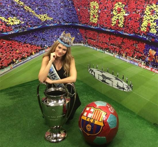 Mireia Lalaguna là fan cuồng của Barca. Ảnh: Instagram.