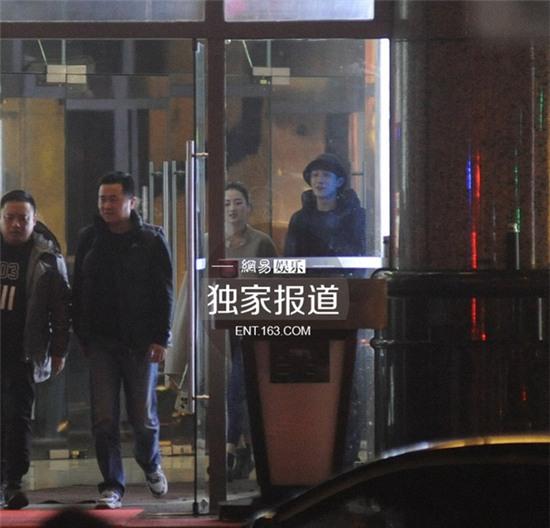 Mỹ nam “Bộ Bộ Kinh Tâm” Lâm Canh Tân đi khách sạn với tình mới? - Ảnh 3.