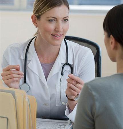 Thăm khám bác sĩ định kỳ để phát hiện kịp thời ung thư