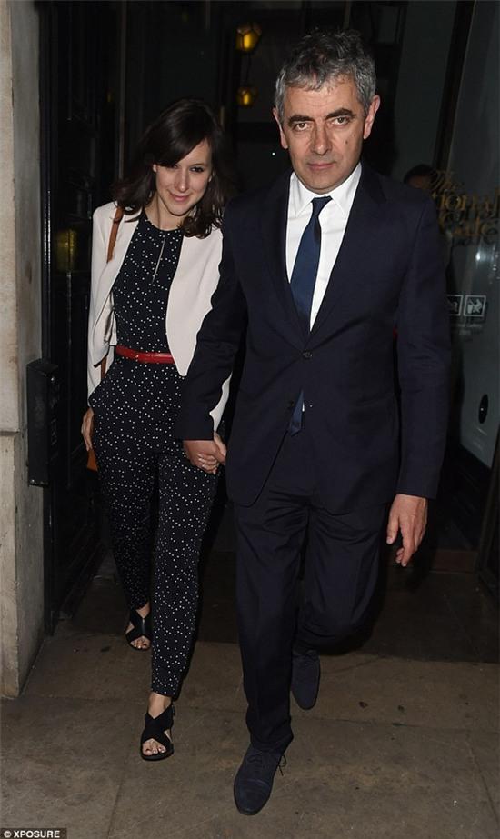 Sao Mr. Bean sống chung với tình nhân trẻ ít tuần sau ly hôn vợ - Ảnh 1.