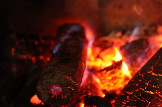 Cách xử lý nhanh khi bị nhiễm độc do sưởi ấm không đúng cách - Ảnh 1.