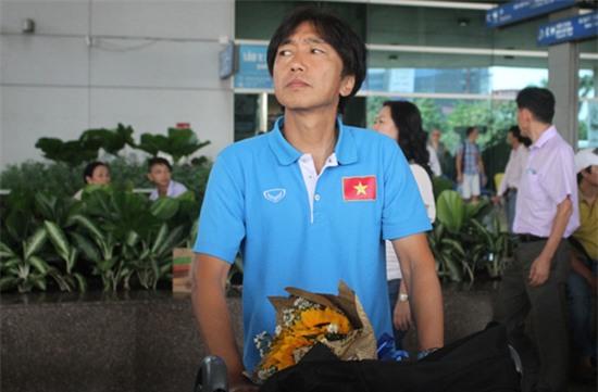 bao-chi-nhat-dong-loat-dua-tin-hlv-miura-bi-sa-thai