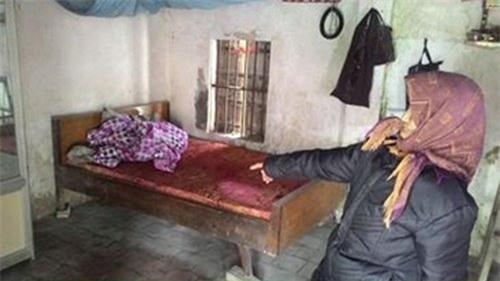 chuyen la o ha noi: 2 thang trang dem dao ham sang nha hang xom hinh anh 2